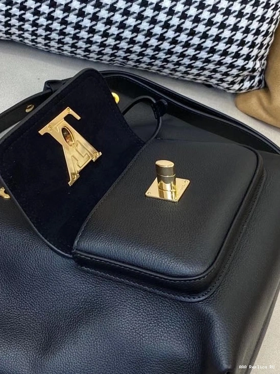 Aaa replica bags BUCKET LOCKME LOUIS VUITTON 0712
